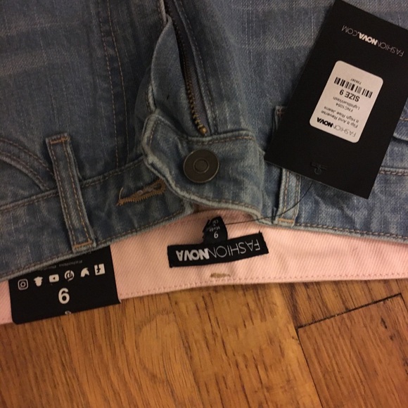 Jeans - Picture 2 of 4